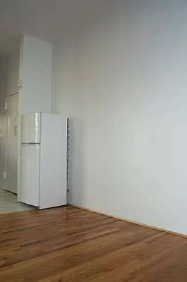 Rented by Tower Brokerage | media 33