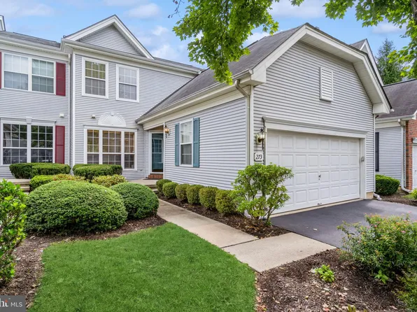 273 Colt St, Pennington, NJ 08534