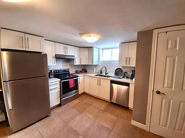 121 Ridge St — Photo 6