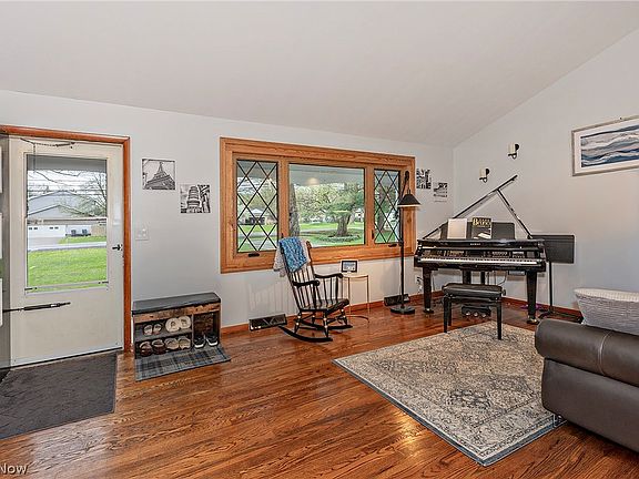 5th image of 2526 Harris Rd