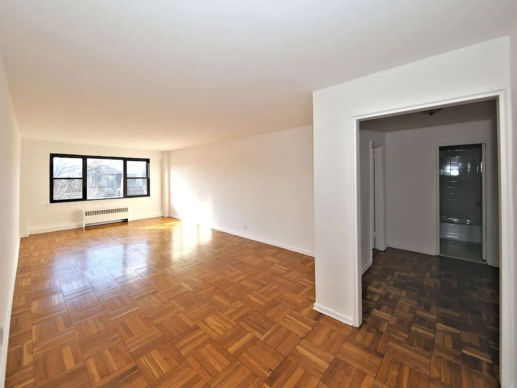 Apartment for Rent — Photo 3