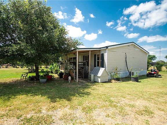 4th image of 1121 Private Road 8046