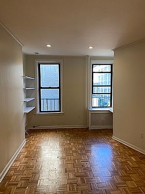 3rd image of 401 E 62nd St APT 4A