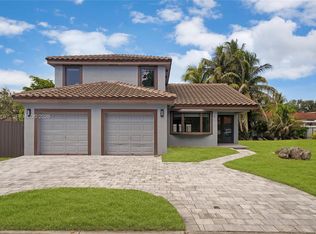 8745 NW 150th Ter, Miami Lakes, FL 33018