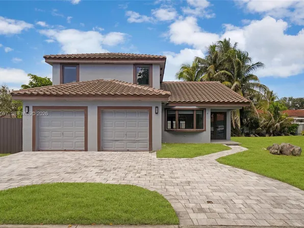 8745 NW 150th Ter, Miami Lakes, FL 33018