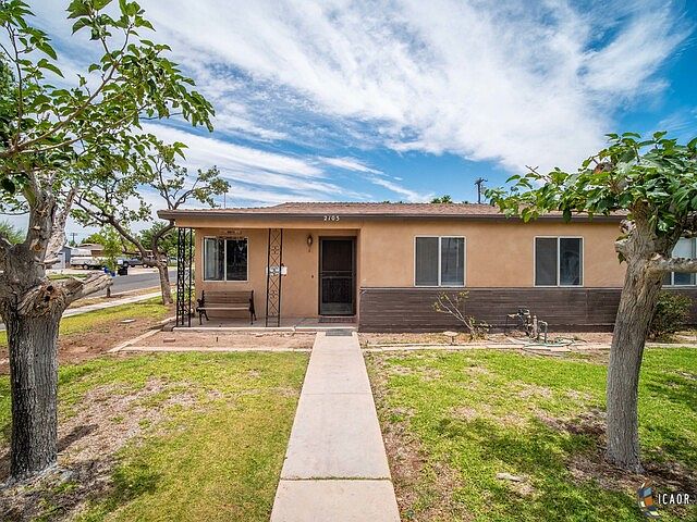 1st image of 2105 Smoketree Ct
