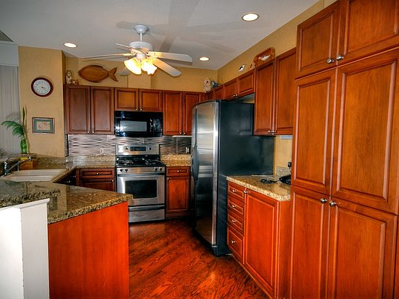 5th image of 288 Beach Dr NE APT 8C
