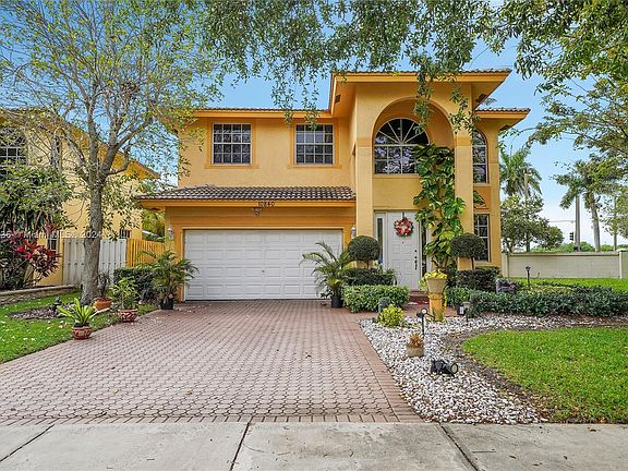 2nd image of 10840 NW 35th Pl