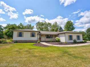 9394 Seymour Rd, Swartz Creek, MI 48473