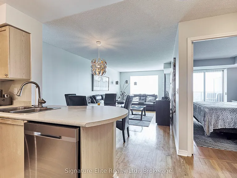 11 Oneida Cres #LPH05 — Photo 11
