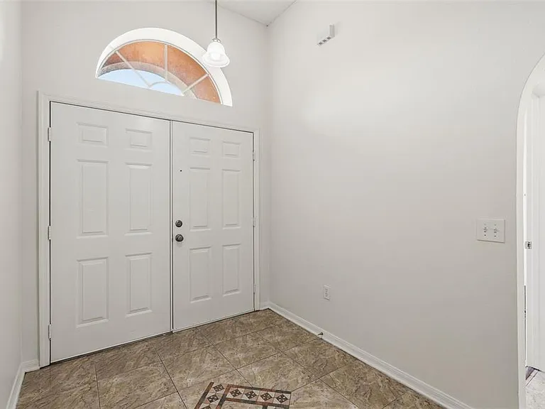 16918 Corner Hill Ct — Photo 3