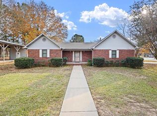 201 Meadow Lynn Dr, Morrilton, AR 72110