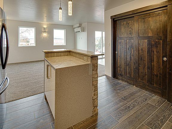 4th image of 224 SE Vine Ln #3