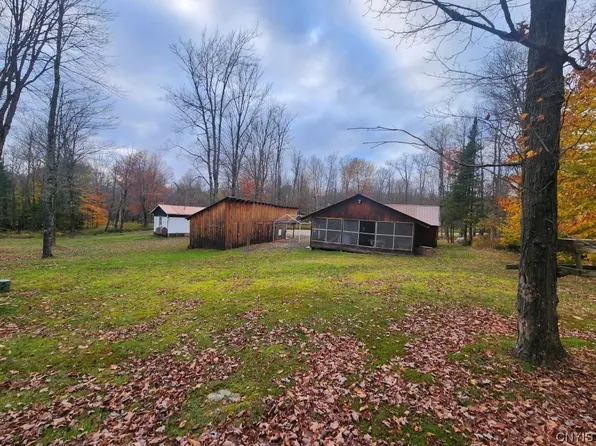 559-561 Coffin Mills Rd, Oswegatchie, NY 13670