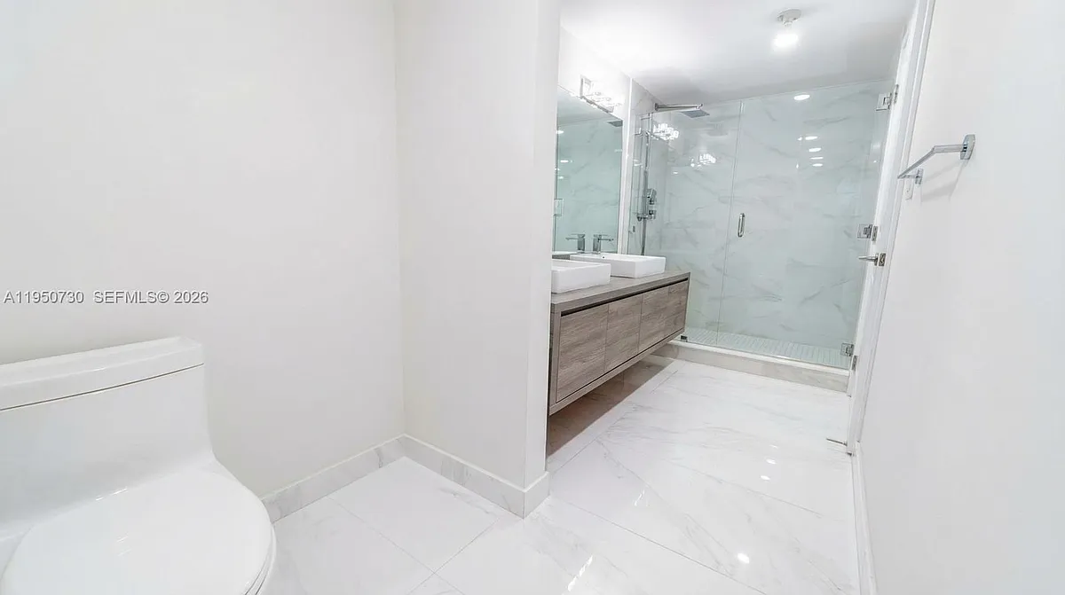 Building Photo - 400 Sunny Isles Blvd #1421