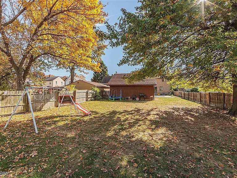 19021 Abby Ave — Photo 17