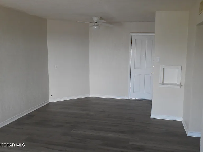 701 W Yandell Dr #8 — Photo 3