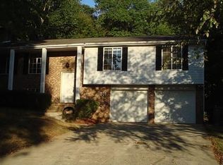 701 Regency Dr, Charlotte, NC 28211