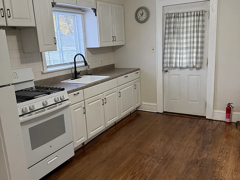 14 Hart St — Photo 19