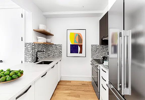 3rd image of 1060 Jefferson Ave #3B