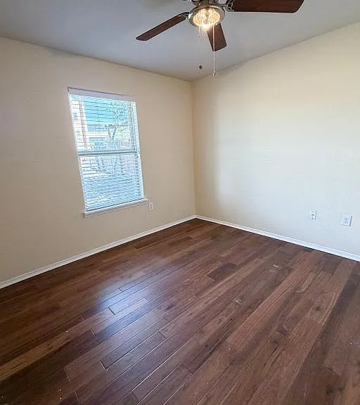 220 Hansford St — Photo 7