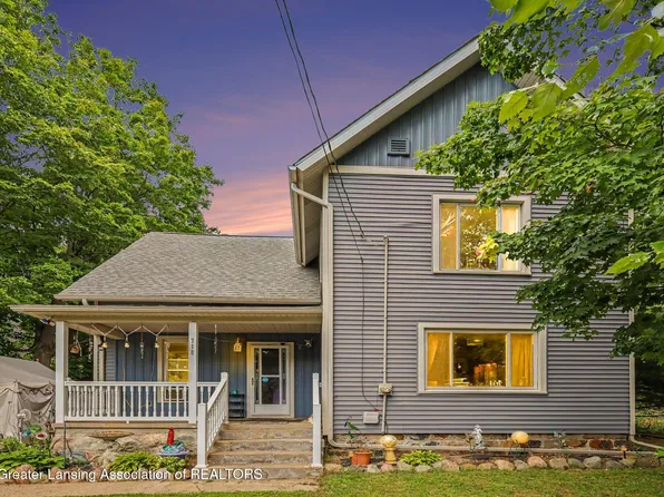 718 E Race St, Leslie, MI 49251