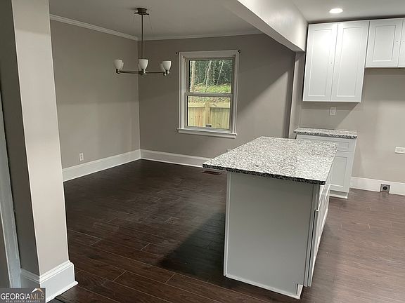 4th image of 1489 Avon Ave SW
