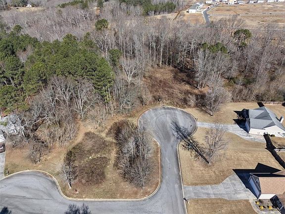 5th image of 611 McDowell Ln