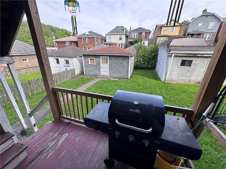 17 Sumner Ave — Photo 9