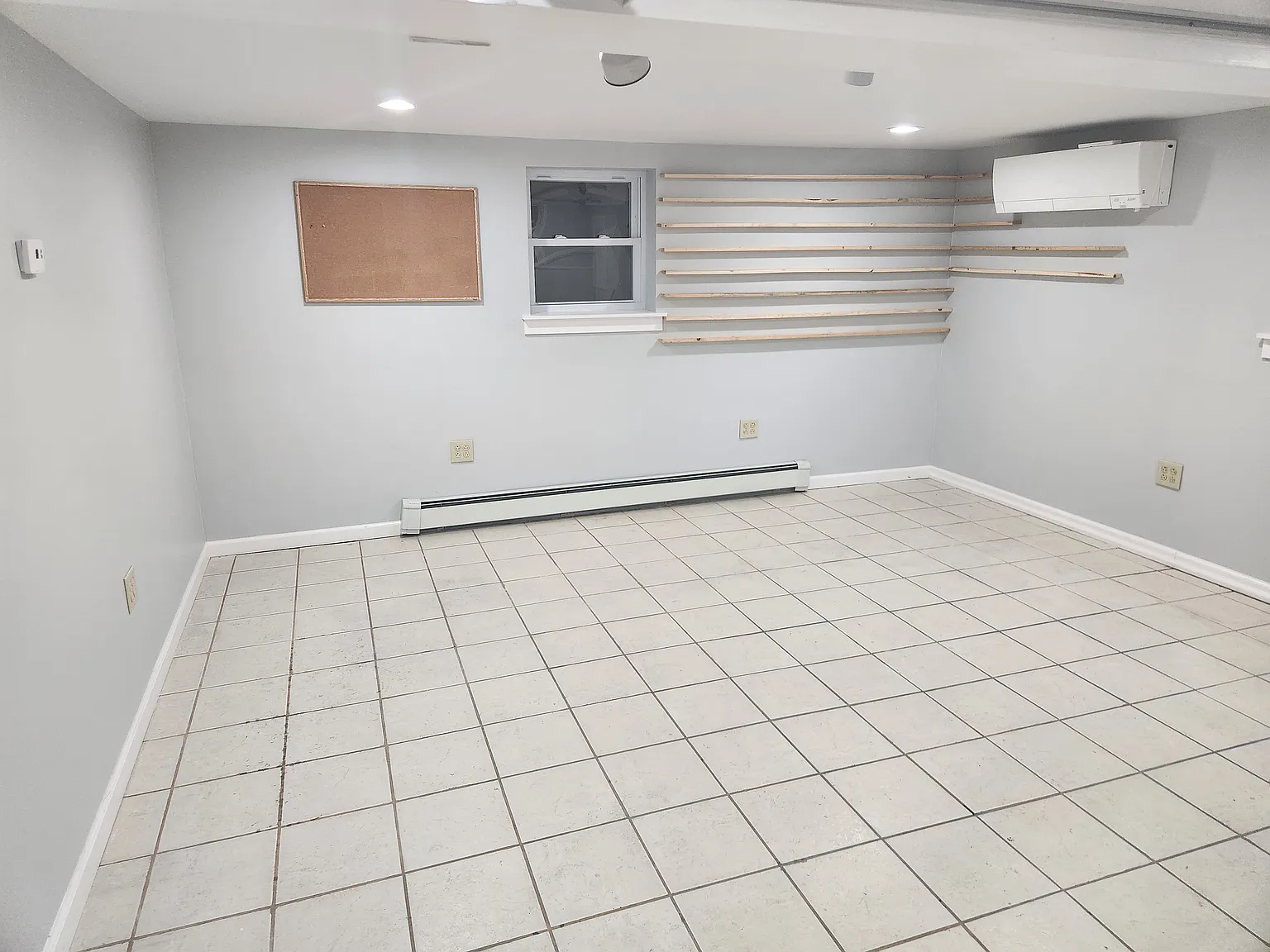4 bed, 2400 sqft, $4,000 — Photo 3