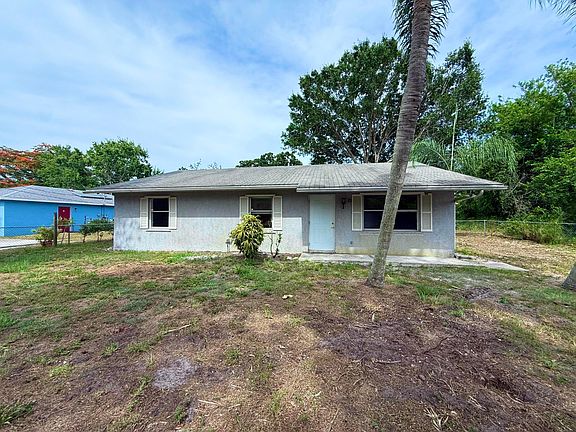 2nd image of 2564 Navajo Avenue