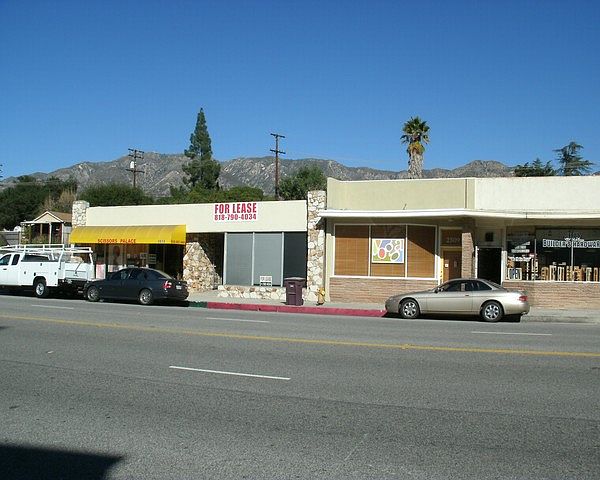 1st image of 2511 Honolulu Ave