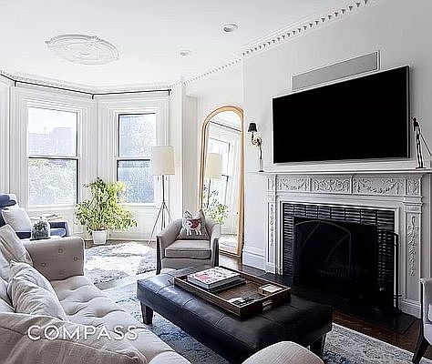 1st image of 222A 6th Ave #2