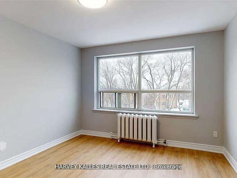 4 Greentree Ct #B3 — Photo 10