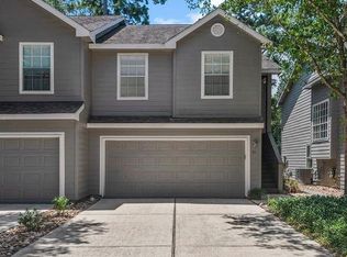 31 S Villa Oaks Dr, Spring, TX 77382