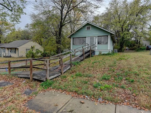 1458 E 67th St, Kansas City, MO 64131