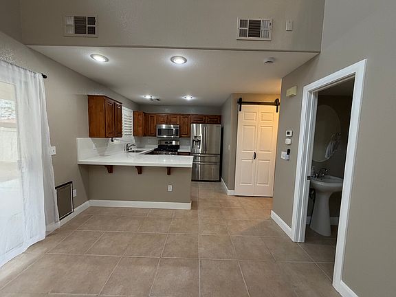 4th image of 4835 Raven Ave