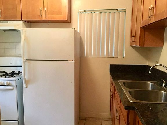 4th image of 1908 E Chevy Chase Dr #3