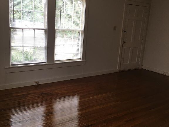 Living rm and front entrance