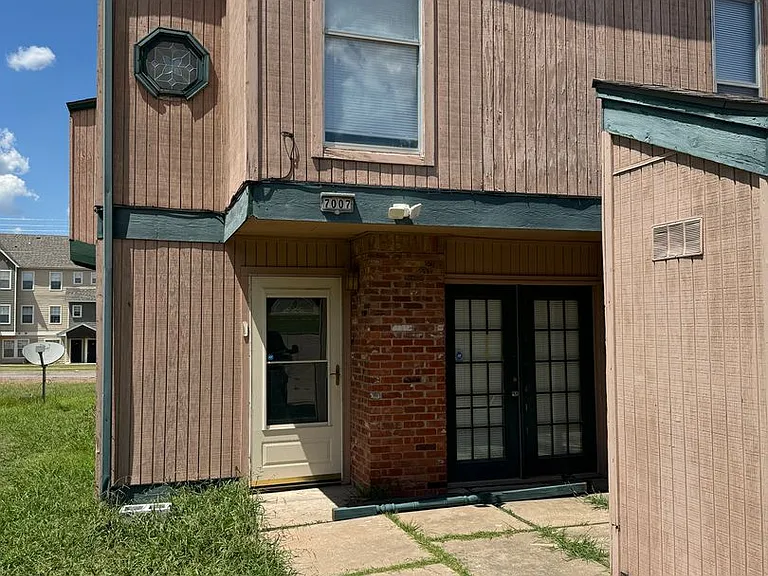 7007 SW Green Terrace Blvd — Photo 1