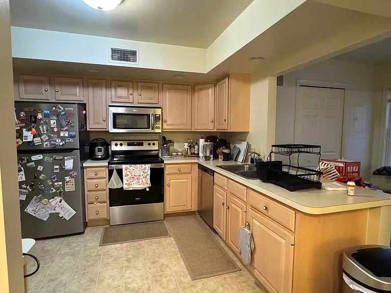 818 Berne Ct — Photo 10