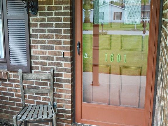 5th image of 1601 Greenfield Dr
