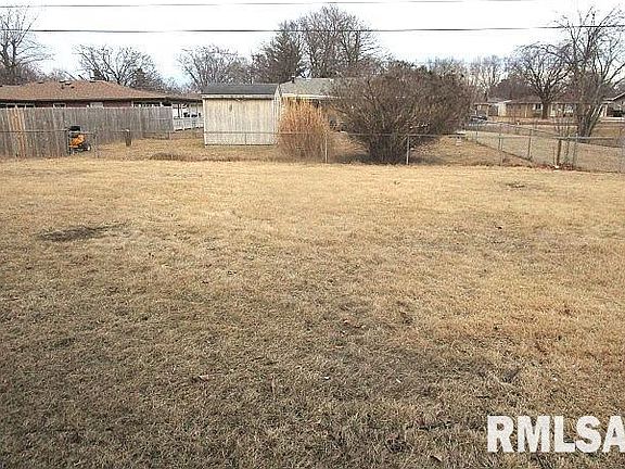 3rd image of 2716 N Sterling Ave