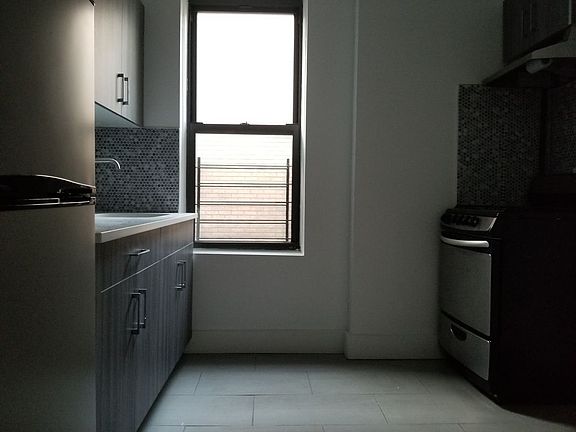 5th image of 434 W 163rd St APT 26