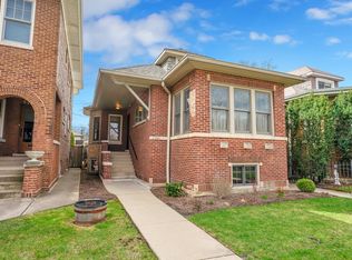 2951 W Leland Ave, Chicago, IL 60625