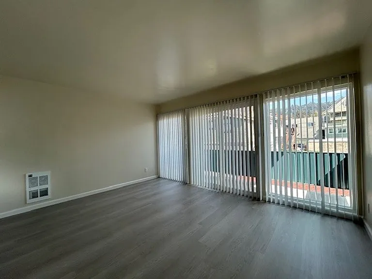 2024 Vine St #2A — Photo 12