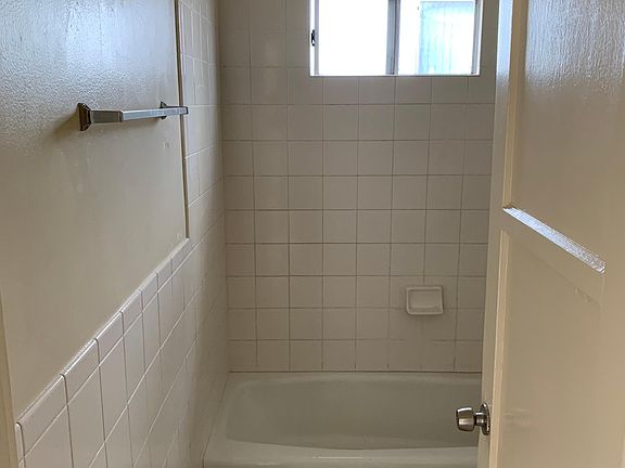 3rd image of 820 S Osage Ave
