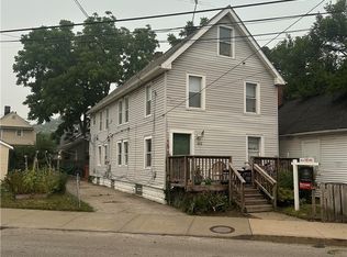 912 Starkweather Ave, Cleveland, OH 44113