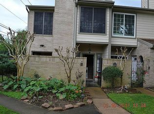 720 Country Place Dr, Houston, TX 77079