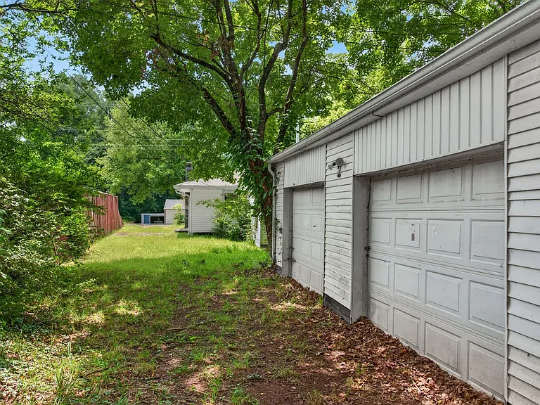 141 W Rossview Rd — Photo 24